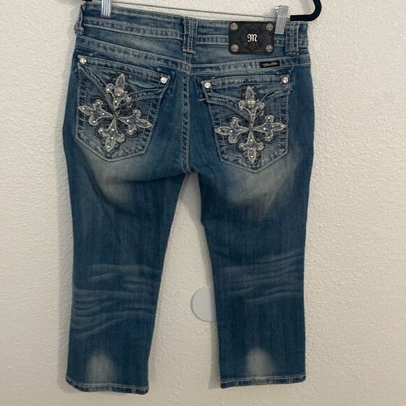 Miss Me- Low rise medium Wash Carpi pants- Size 29 - Picture 4 of 9